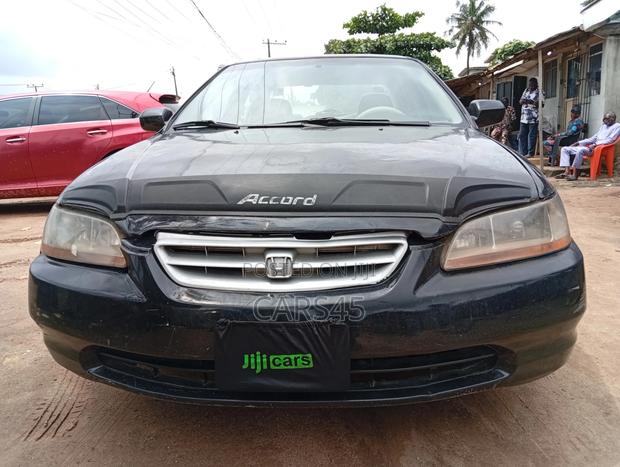 Honda Accord 5P 2001 Black