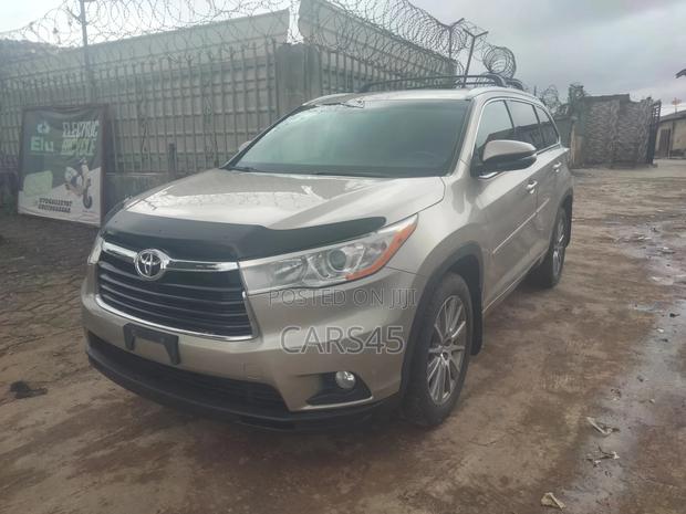 Toyota Highlander 2014 Gold