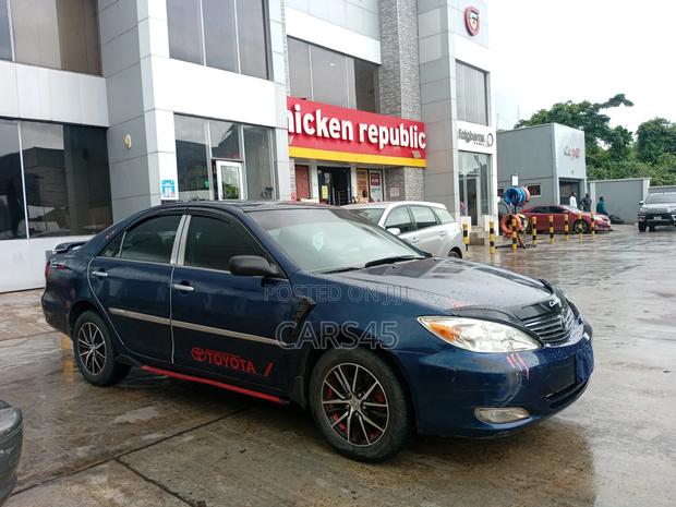 Toyota Camry 2004 Blue