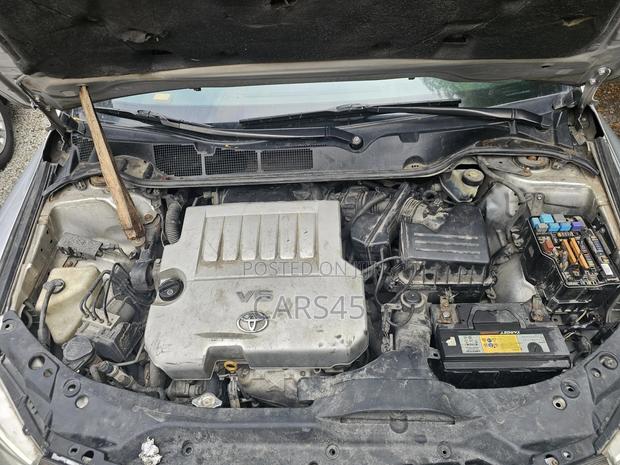 Toyota Venza 2011 Silver