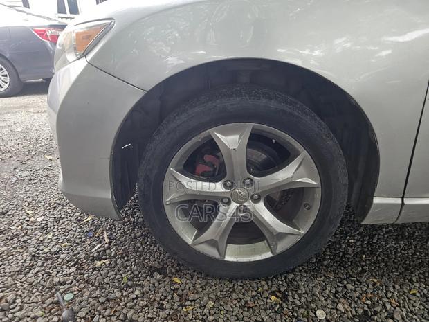 Toyota Venza 2011 Silver