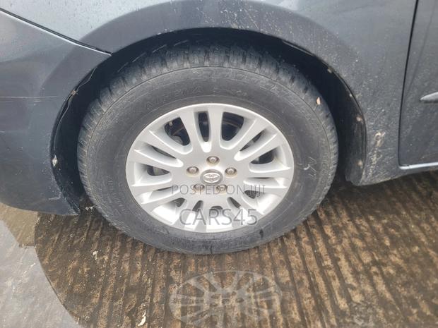 Toyota Sienna 2010 Gray