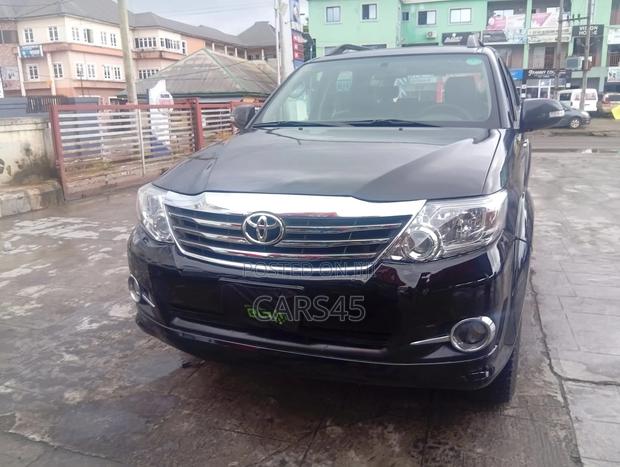 Toyota Fortuner 2015 Black