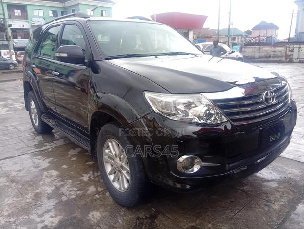 Toyota Fortuner 2015 Black