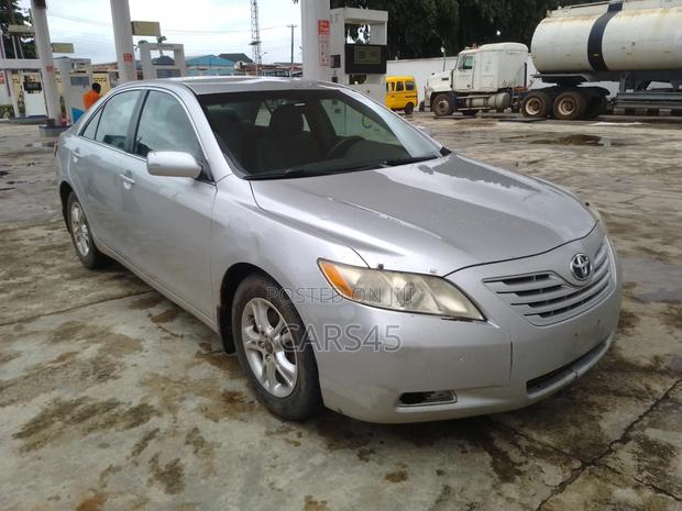 Toyota Camry 2009 Silver