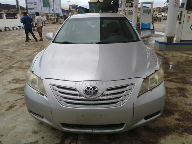 Toyota Camry 2009 Silver