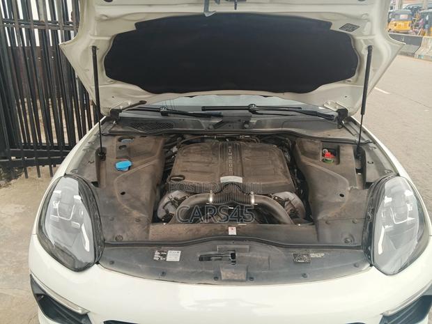 Porsche Cayenne 2015 White