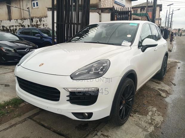 Porsche Cayenne 2015 White