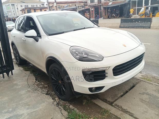 Porsche Cayenne 2015 White