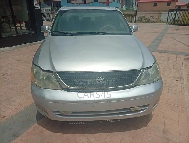 Toyota Avalon 2000 Silver