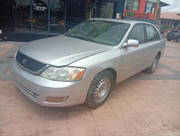 Toyota Avalon 2000 Silver
