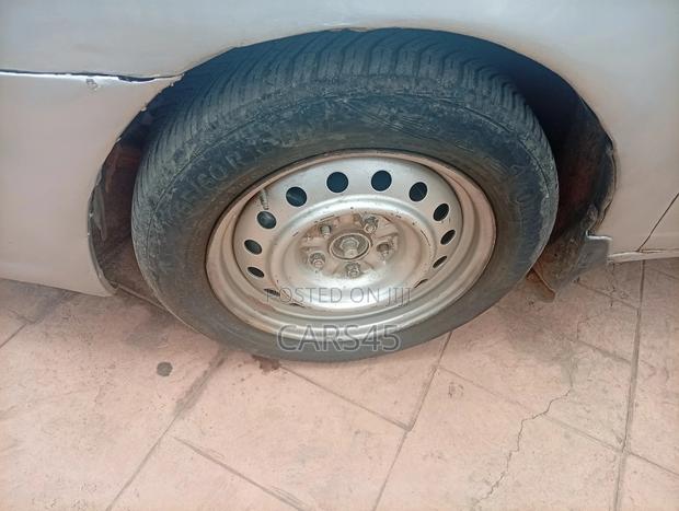 Toyota Avalon 2000 Silver