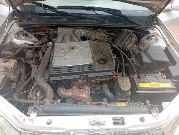 Toyota Avalon 2000 Silver