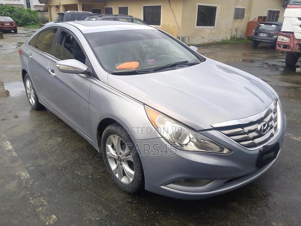 Hyundai Sonata 2011 Gray