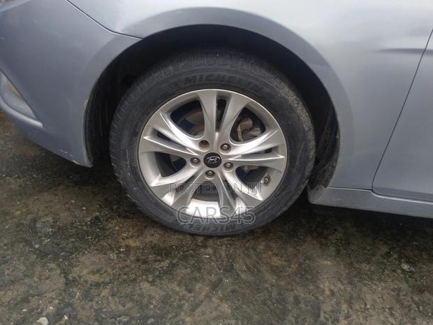 Hyundai Sonata 2011 Gray