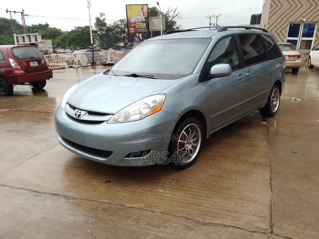 Toyota Sienna 2006 Blue
