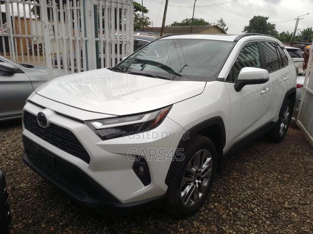 Toyota RAV4 2020 White