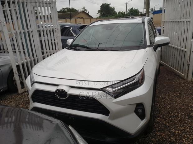 Toyota RAV4 2020 White