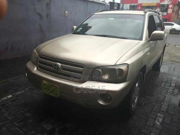 Toyota Highlander 2005 Gray