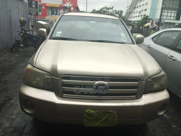Toyota Highlander 2005 Gray