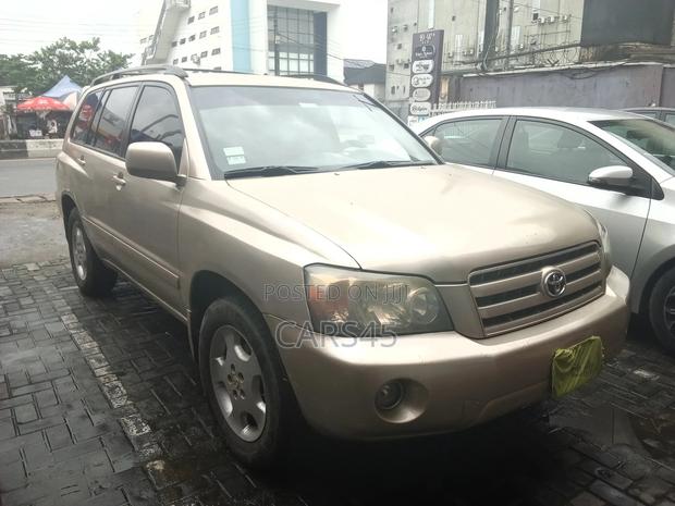 Toyota Highlander 2005 Gray