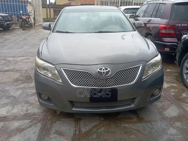 Toyota Camry 2011 Gray
