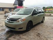 Toyota Sienna 2009 Green for sale