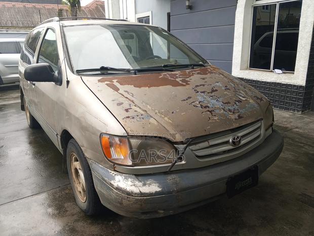 Toyota Sienna CE 2003 Gold