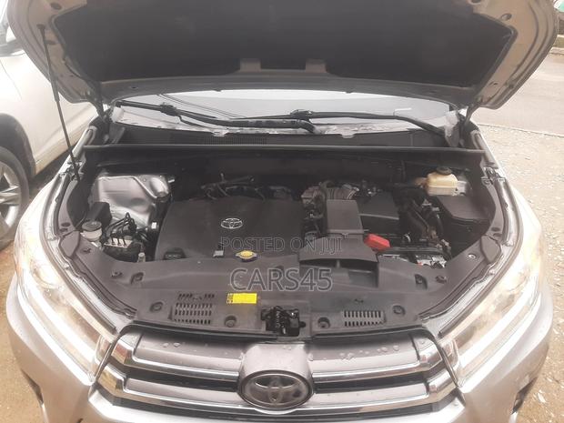 Toyota Highlander 2017 Silver