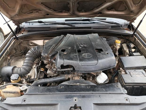 Toyota 4-Runner 2003 Gold