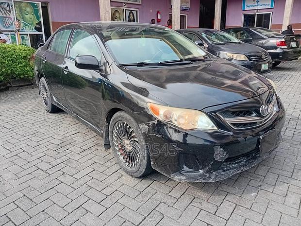 Toyota Corolla 2010 Black