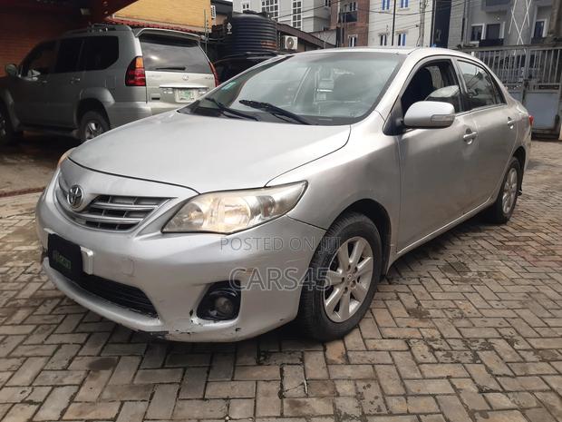 Toyota Corolla 2011 Silver
