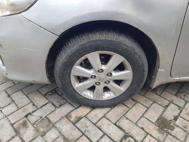 Toyota Corolla 2011 Silver