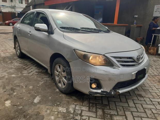 Toyota Corolla 2011 Silver