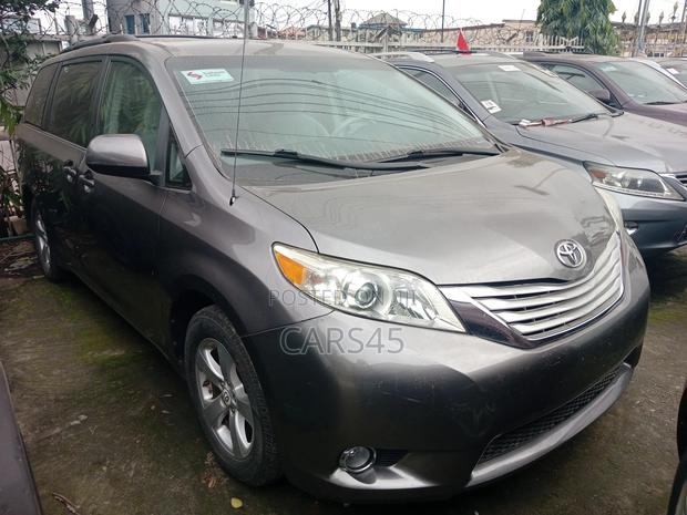 Toyota Sienna 2011 Gray