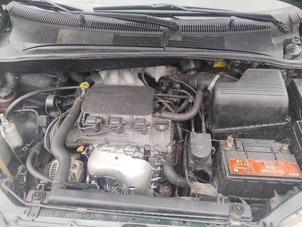 Toyota Sienna 1999 Green