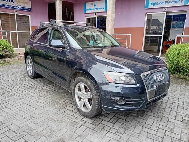 Audi Q5 2.0T Premium Quattro 2012 Blue