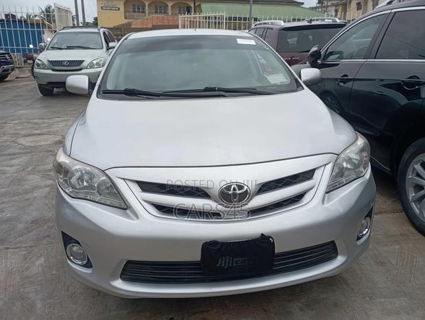 Toyota Corolla 2012 Silver