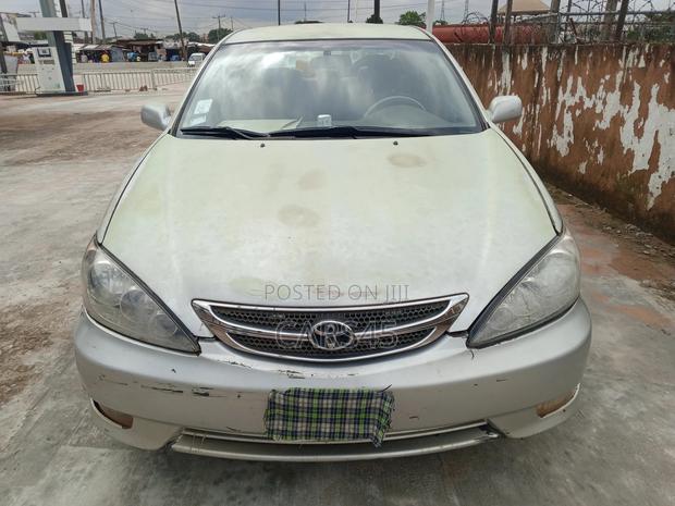 Toyota Camry 2005 Silver