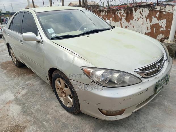 Toyota Camry 2005 Silver