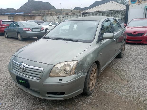 Toyota Avensis 2006 Gray