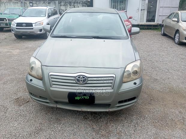 Toyota Avensis 2006 Gray
