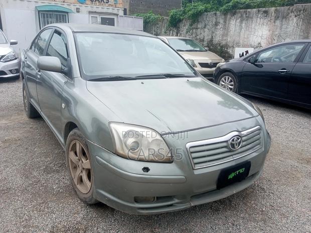 Toyota Avensis 2006 Gray