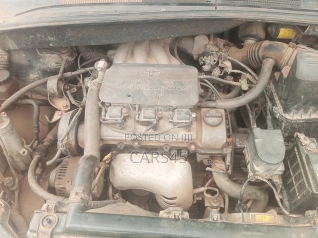 Toyota Sienna CE & 1 hatch 2000