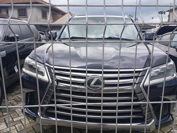Lexus LX 570 AWD 2017 Blue