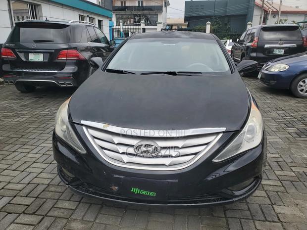 Hyundai Sonata 2012 Black
