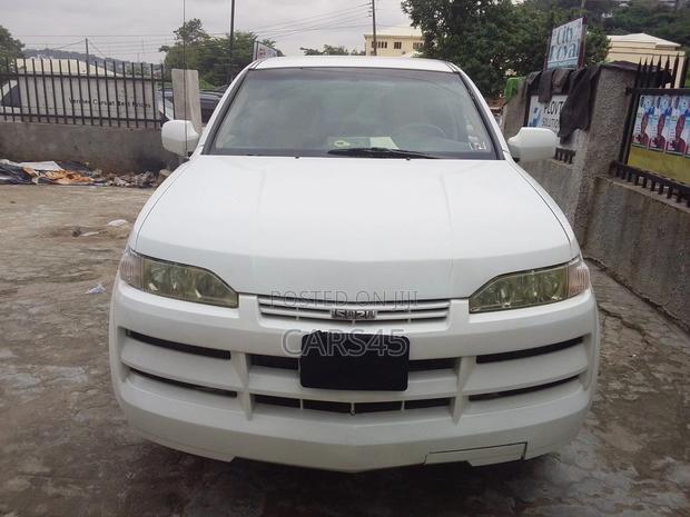 Isuzu Axiom 2004 White