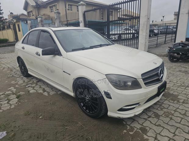Mercedes-Benz C300 2011 White