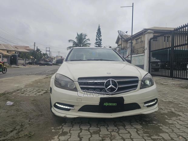Mercedes-Benz C300 2011 White