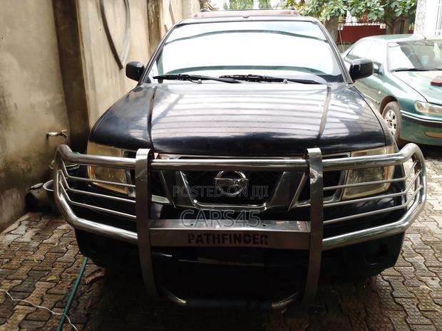 Nissan Pathfinder 2006 Black
